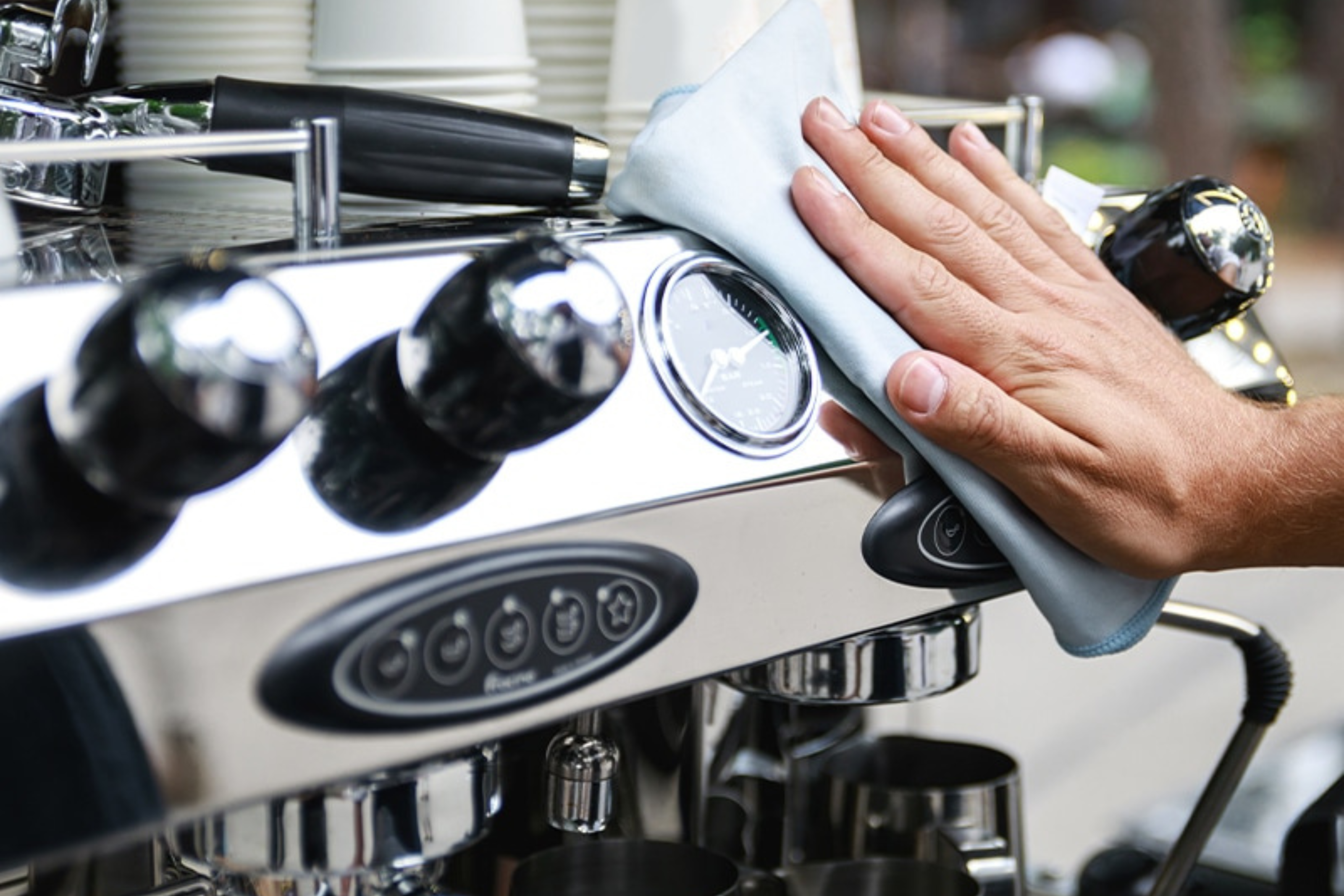 curățarea și decalcifierea espressorului